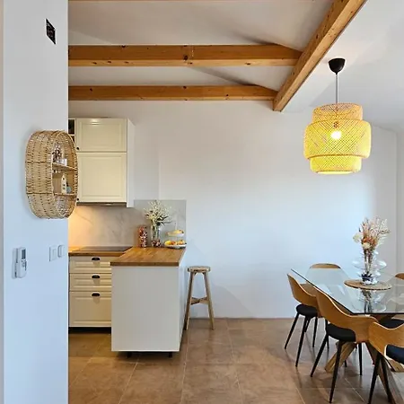 Apartment Bluemare B6 With Shared Pool Liznjan
