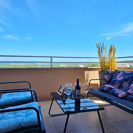 Bluemare B6 With Shared Pool Ližnjan