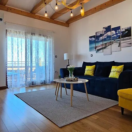 Apartment Bluemare B6 With Shared Pool Liznjan