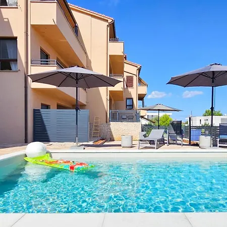 Apartment Bluemare B6 With Shared Pool