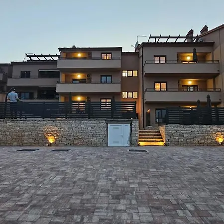 Bluemare B6 With Shared Pool Appartement