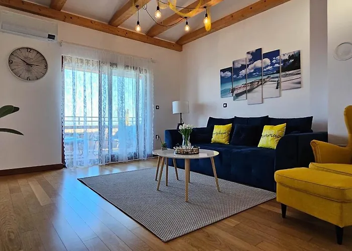 Apartman Bluemare B6 With Shared Pool Liznjan