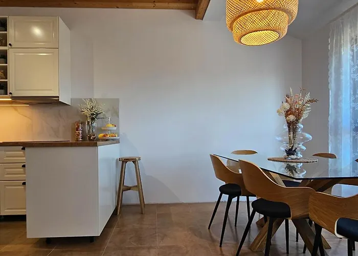 Bluemare B6 With Shared Pool