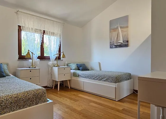 Bluemare B6 With Shared Pool