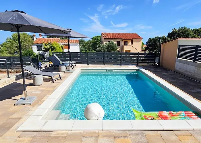 Bluemare B6 With Shared Pool