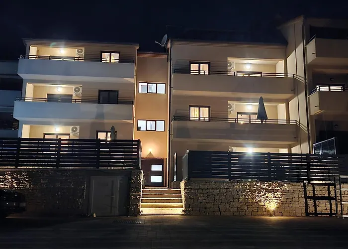 Bluemare B6 With Shared Pool Apartman *