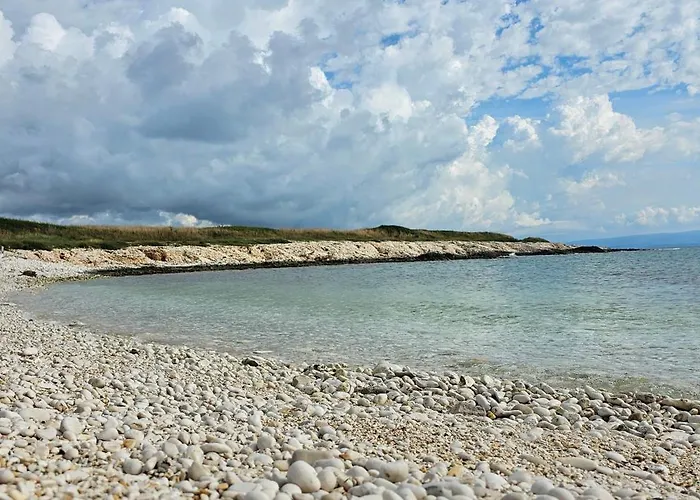 Bluemare B6 With Shared Pool Apartman