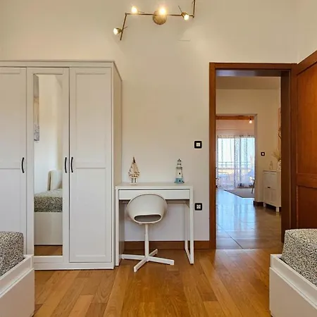Apartman Bluemare B6 With Shared Pool