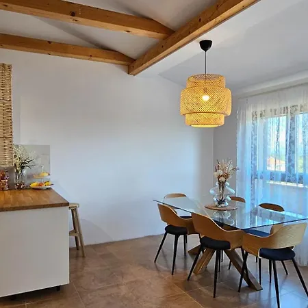 Bluemare B6 With Shared Pool Ližnjan