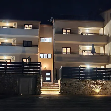 Bluemare B6 With Shared Pool Apartment *